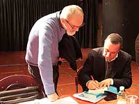  Antonio Polito firma il suo libro 